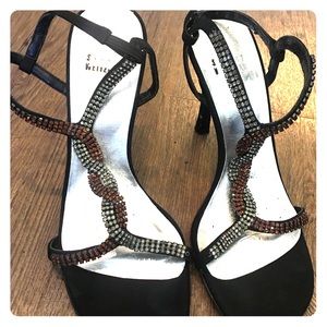 Stuart Weitzman size 6. Wore only once